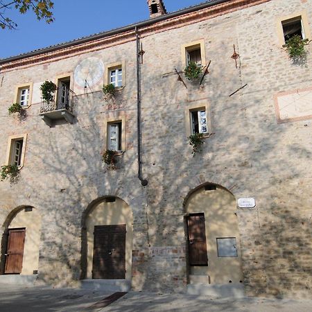 Dimora Storico Romantica Il Sole E La Luna Cerretto Langhe Dış mekan fotoğraf